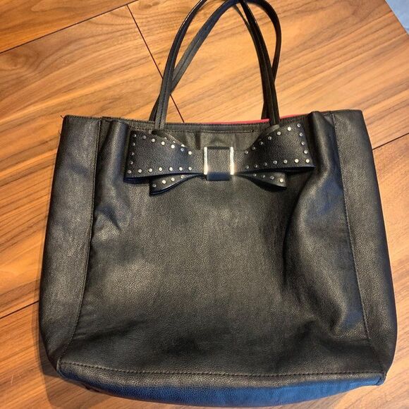 Betsey Johnson Black Tote with Pink Interior - Picture 3 of 14